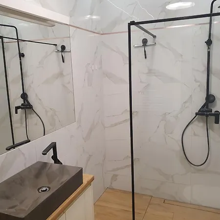 Elegant Free Parking Apartman