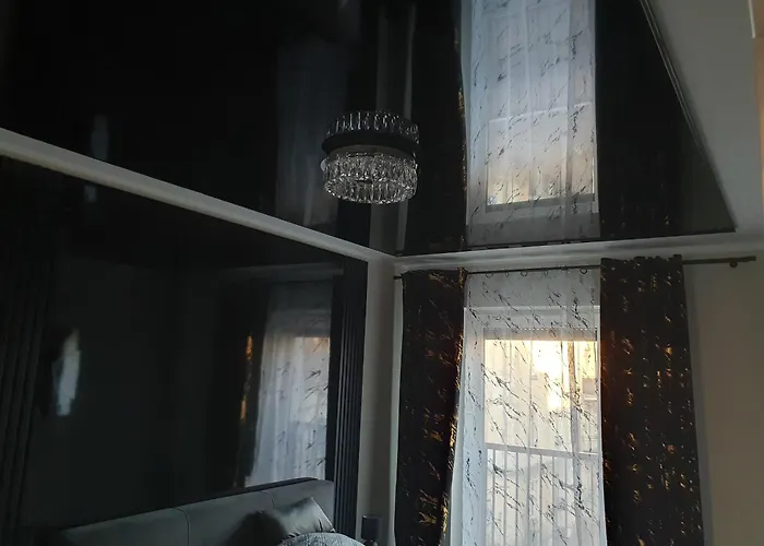 Elegant Free Parking *