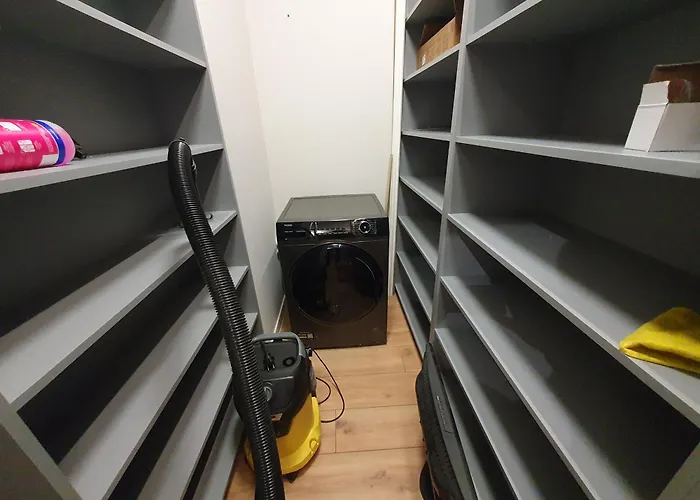 Elegant Free Parking Leszno